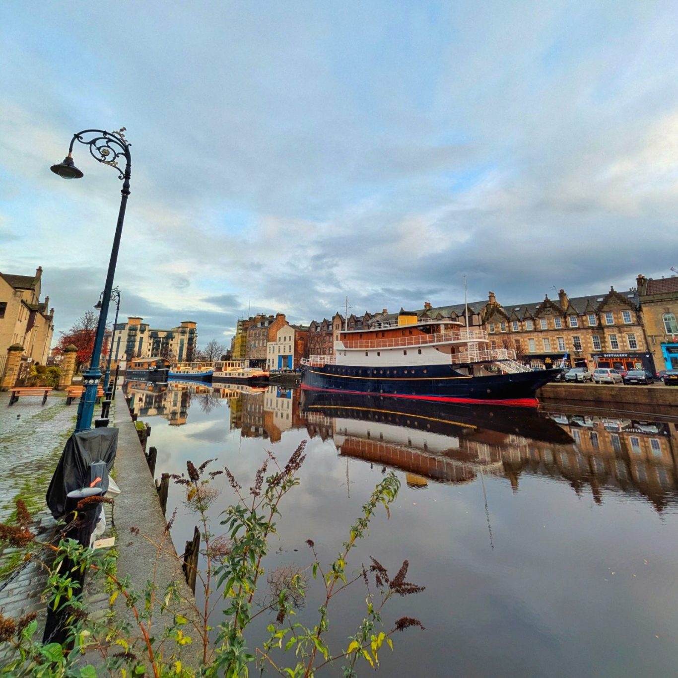 Uferpromenade am Hafen von Leith. Edinburgh