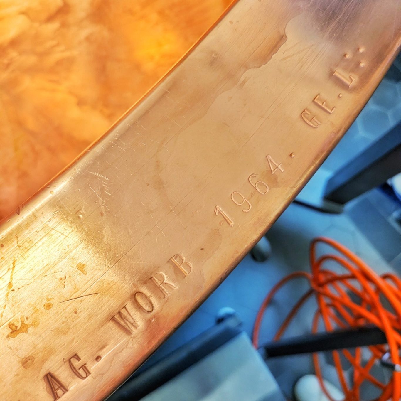 Detailaufnahme Kupferkesselrand in der Käserei Robert Dommel aus dem Jahr 1964